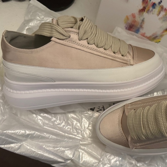 Rose gold women’s platform sneakers - Picture 1 of 9
